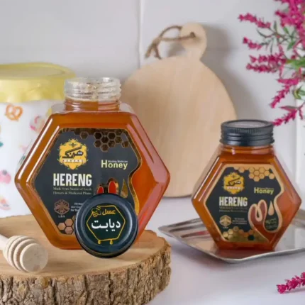 عسل دیابت، راه‌حلی طبیعی برای کنترل قند خون. خواص درمانی عسل دیابت، از کاهش قند خون تا تقویت سیستم ایمنی. بهترین عسل برای دیابتی‌ها، سرشار از ویتامین‌ها و مواد معدنی."